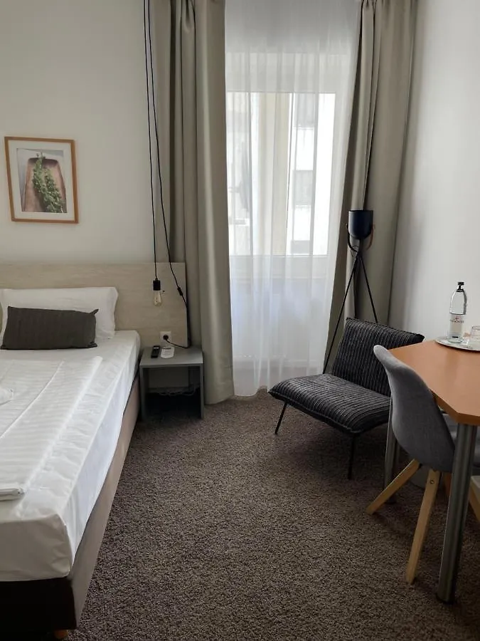 ***  Max Hotel Duesseldorf Self-Check-In Tyskland