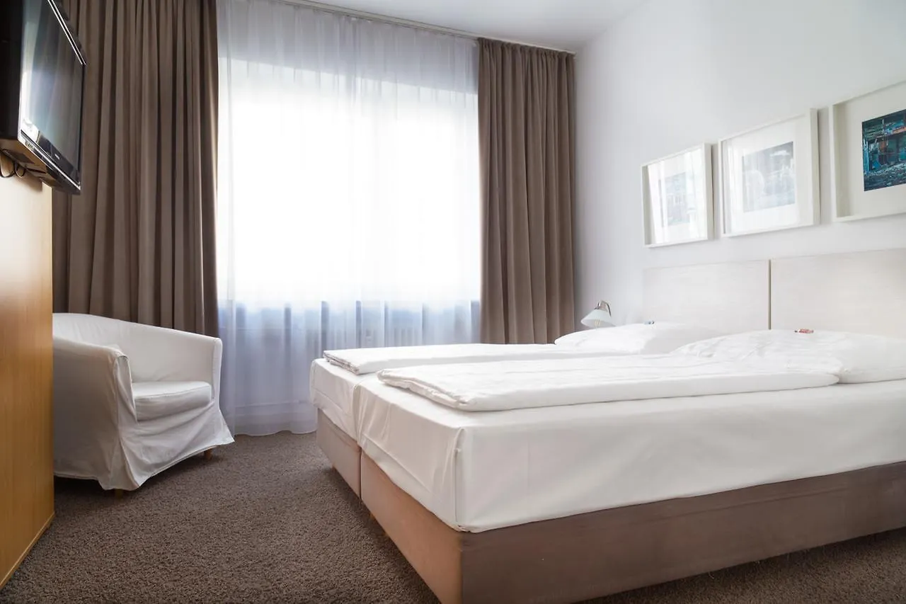 Max Hotel Duesseldorf Self-Check-In Дюссельдорф