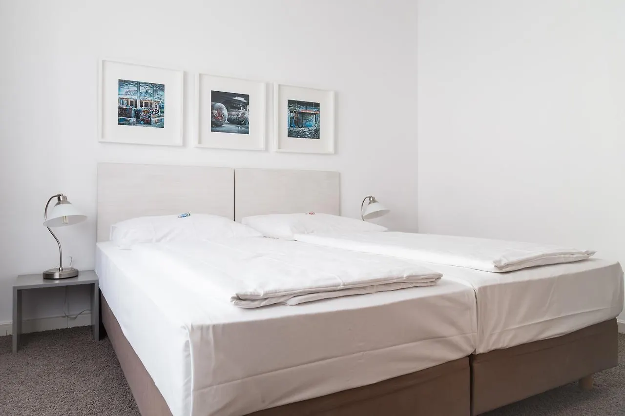 Max Hotel Duesseldorf Self-Check-In
