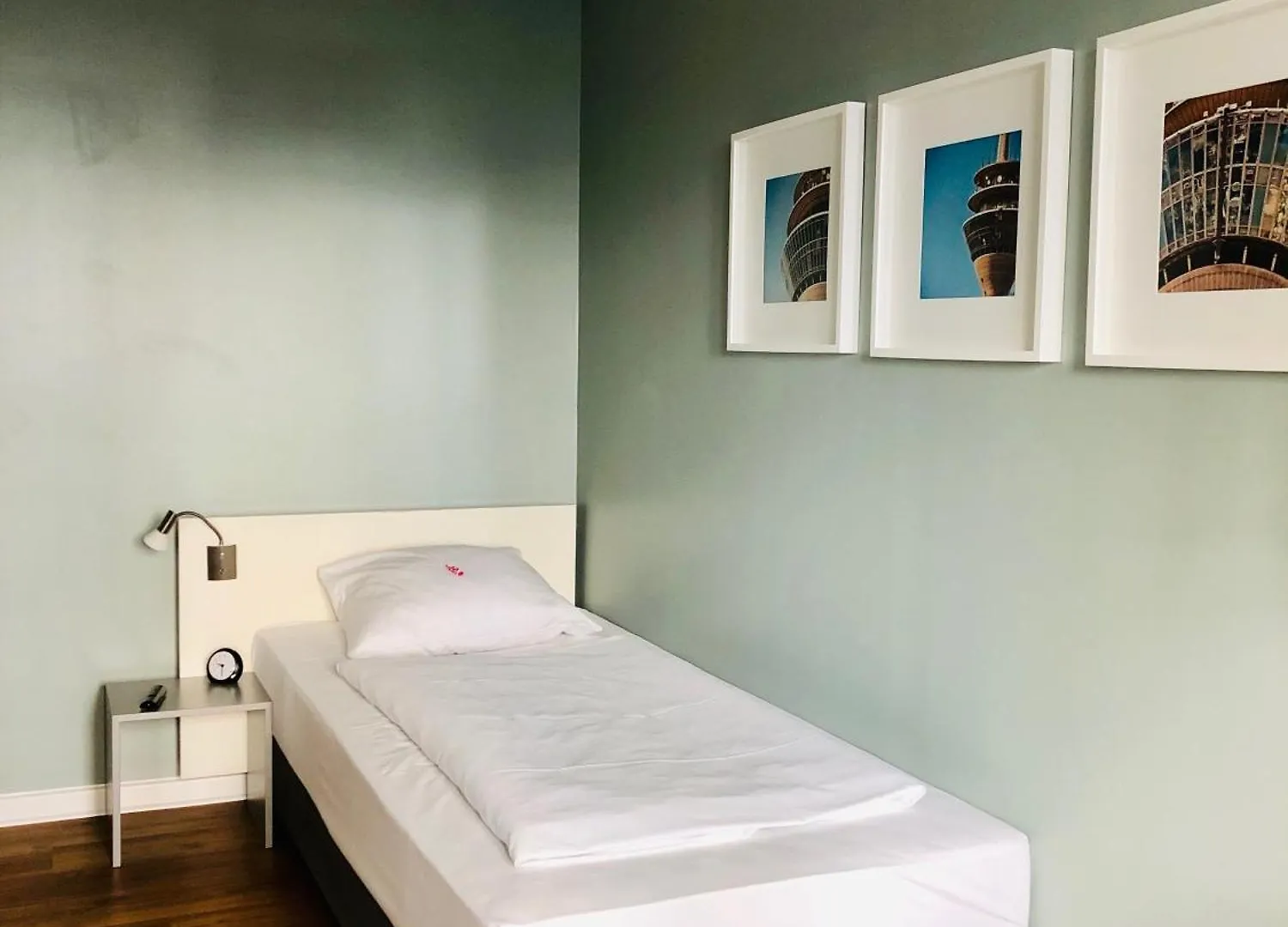 Max Hotel Duesseldorf Self-Check-In Tyskland